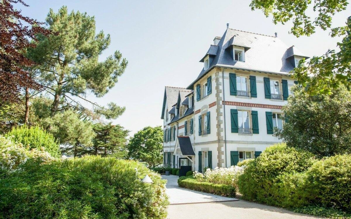 Hotel Tri Men 4*